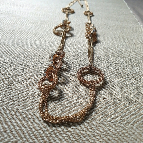 32" Jeweled Connections with Twisted Rings - Picture 8 of 15